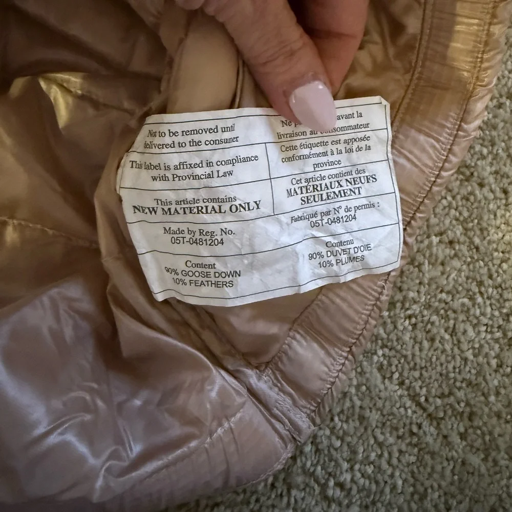 2013 Lululemon Fluffin’ Awesome Vest Rose Gold Size 6 Ultra Rare Goose Down Vest